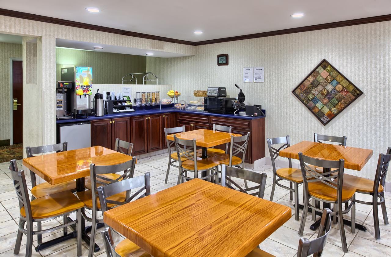 Country Hearth Inn Of Knightdale Εξωτερικό φωτογραφία